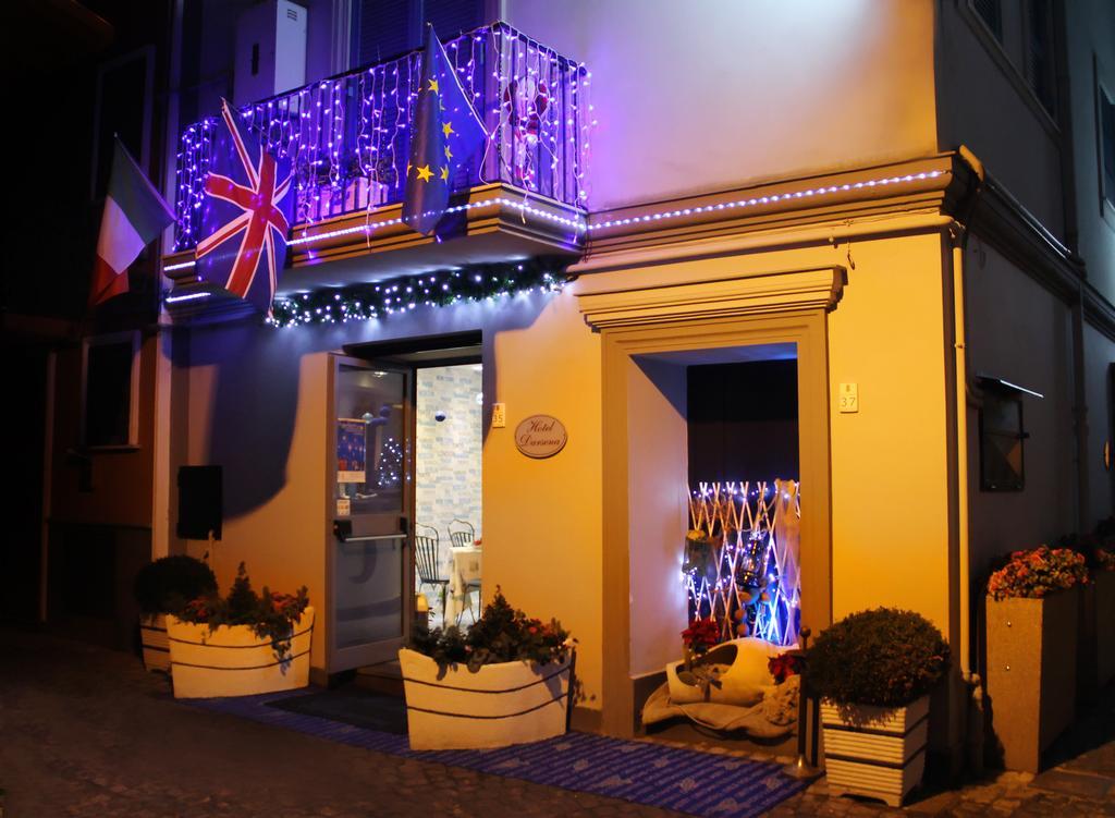 Hotel Darsena ปอซซุออลี ภายนอก รูปภาพ