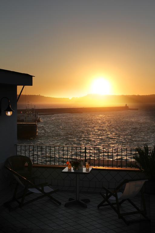 Hotel Darsena ปอซซุออลี ภายนอก รูปภาพ